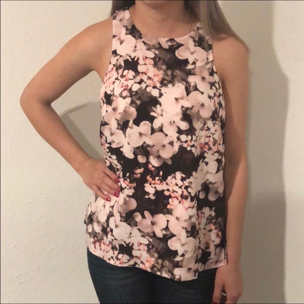 Woman Banana Republic blouse